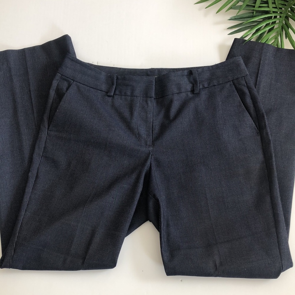 Ann Taylor women’s blue stripe signature pants size 8P
